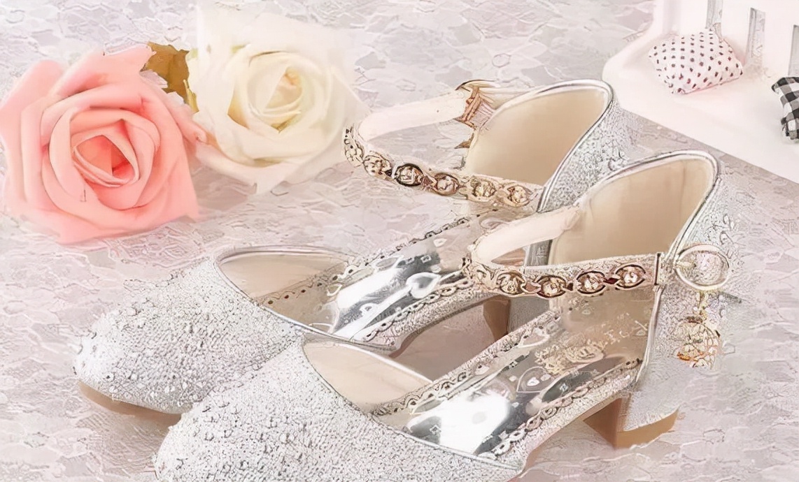 12星座最梦幻的公主鞋，射手华丽，天秤霸气